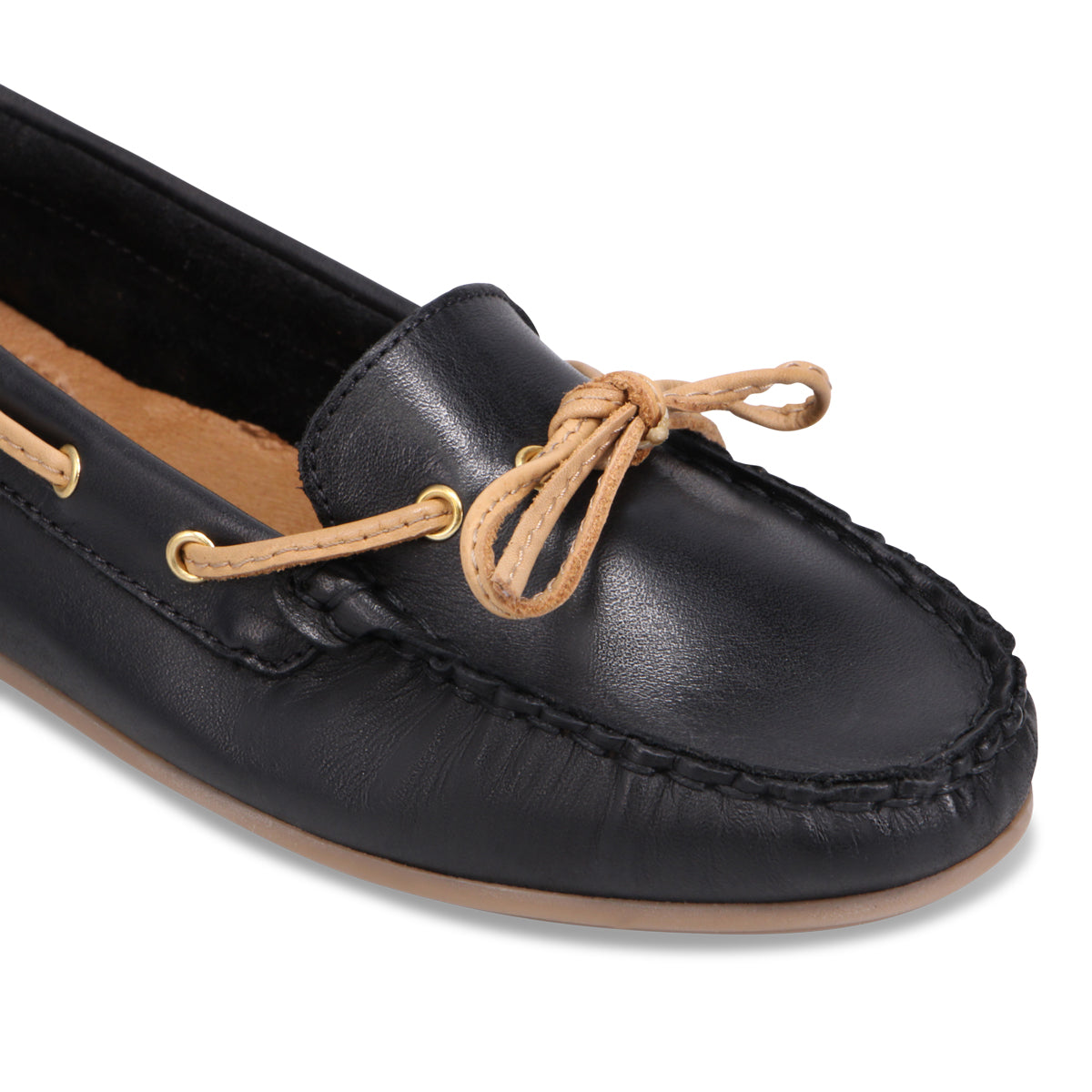 BLACK | Detail
