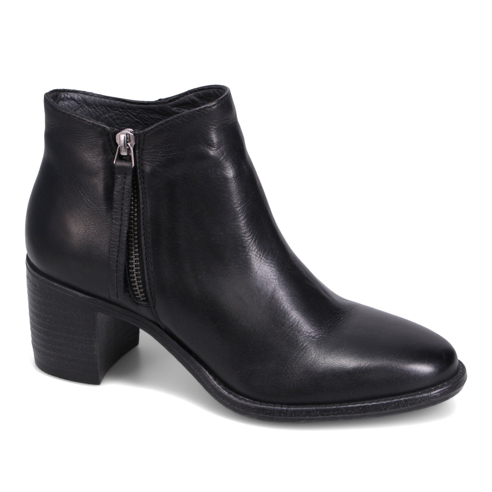 Talita Heel